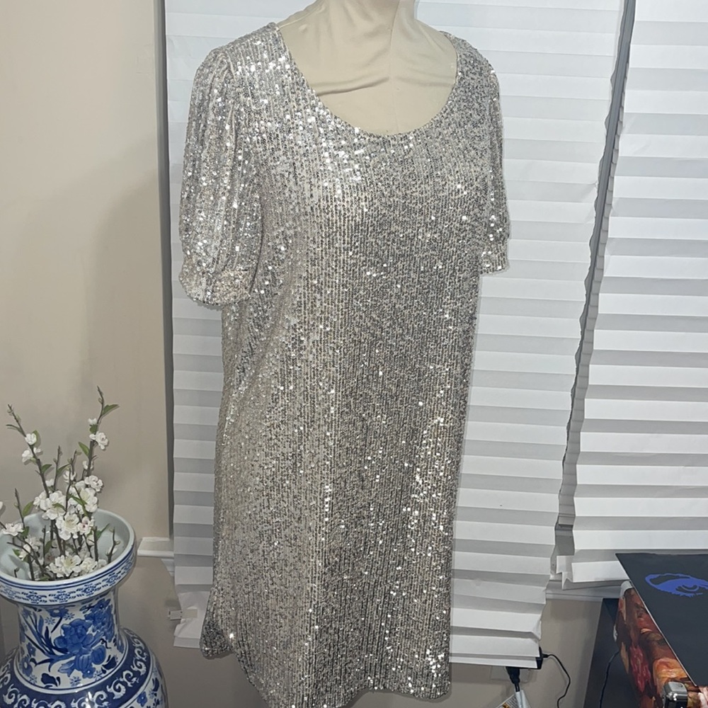 Sequins dress perfect for new years celebration or any special event !